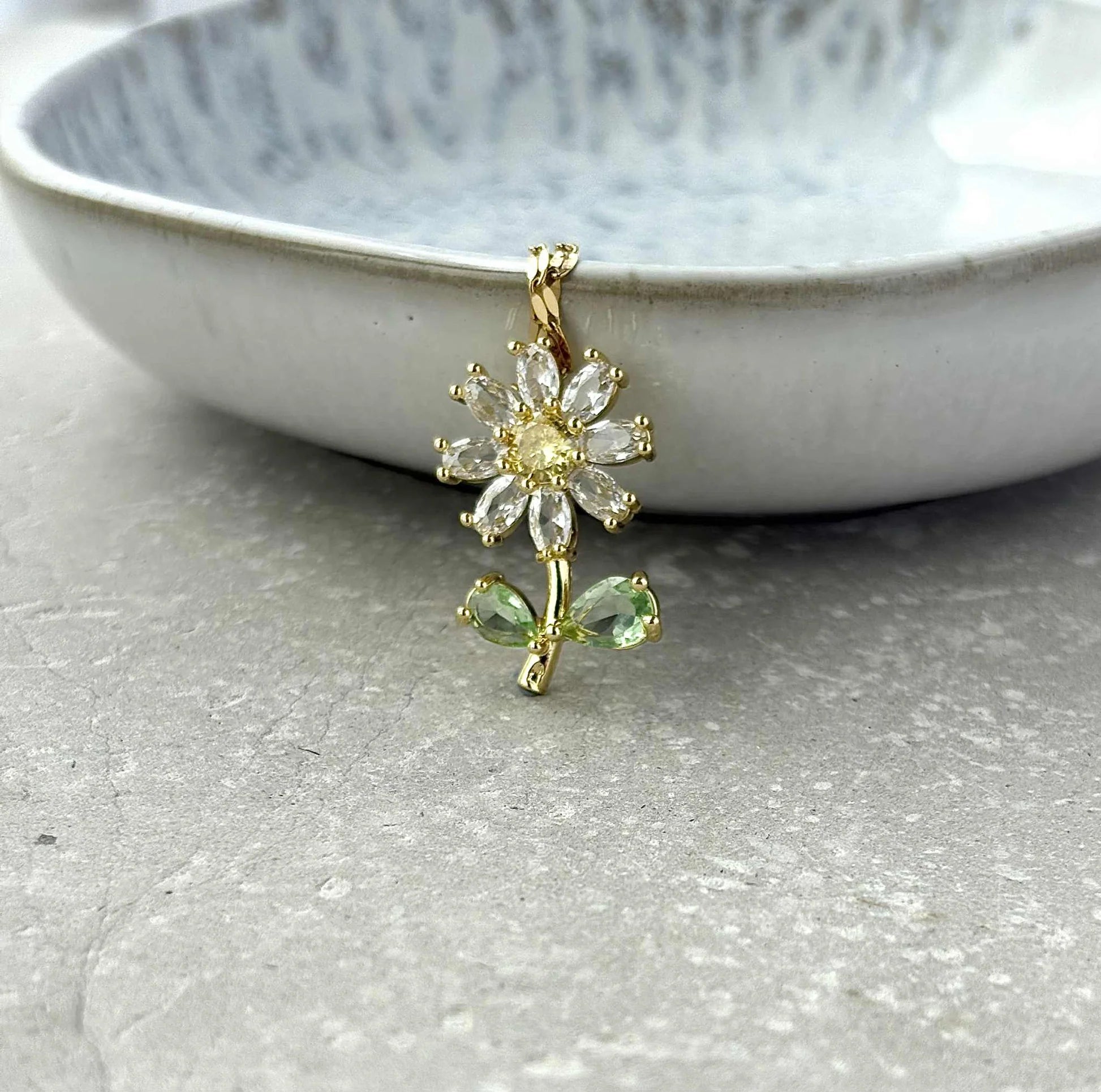 Tarnish Resistant Flower Zirconia Necklace