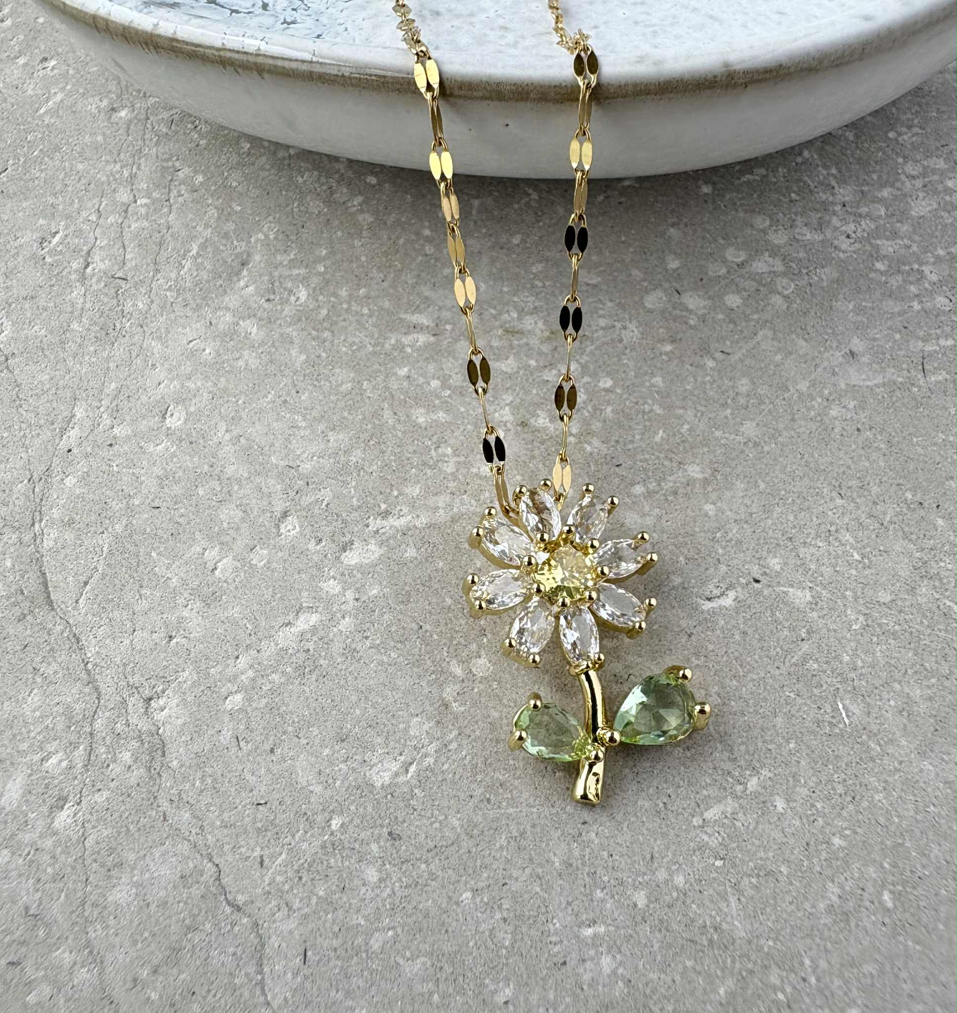 Tarnish Resistant Flower Zirconia Necklace